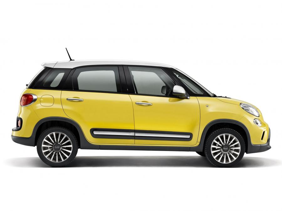  Fiat 500L Trekking 2013 года  (фото 2 из 22)